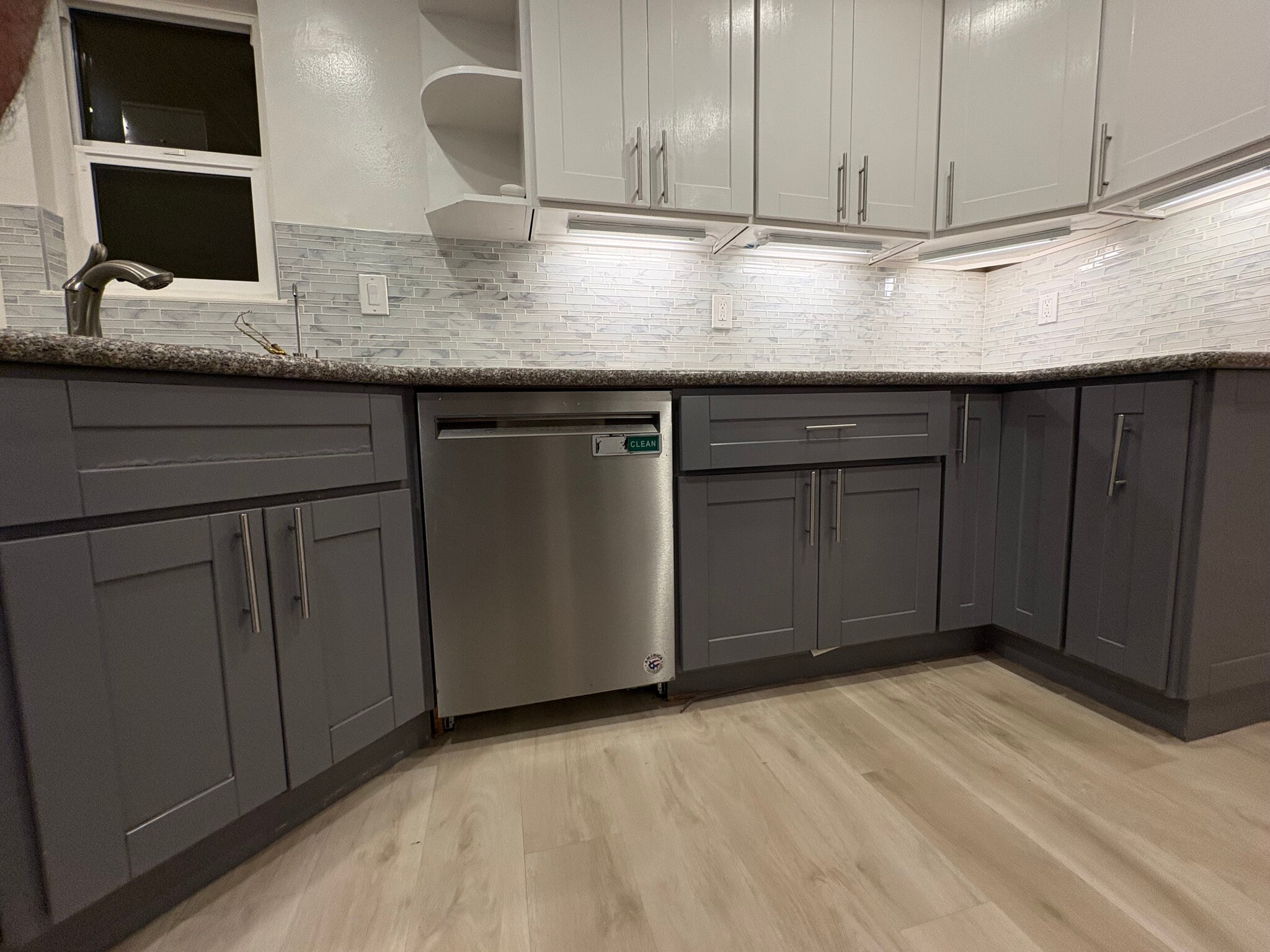 Building Photo - 4192 Denker Dr