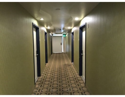 Building Photo - 358 Main St