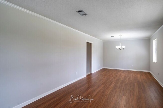 Building Photo - 6395 Duquesne Dr