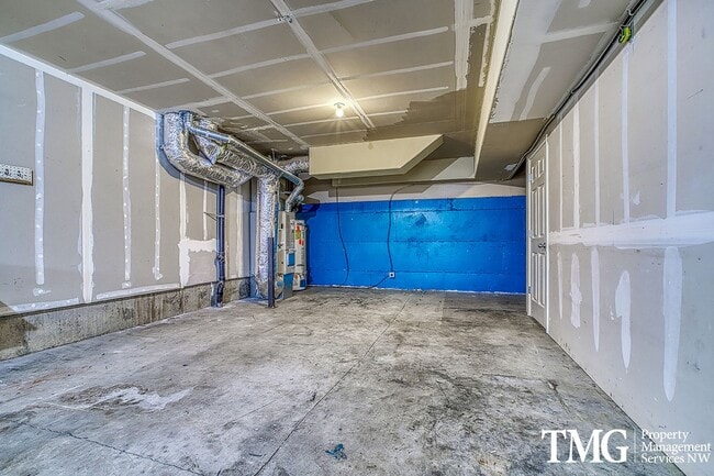 Building Photo - Gorgeous Four Bedroom Townhome in Hillsboro!