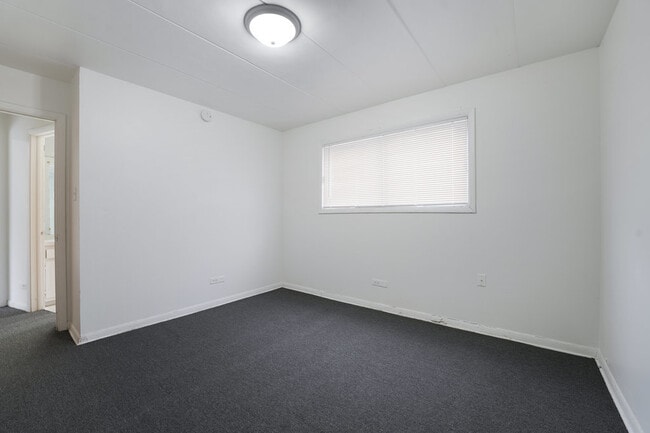 Building Photo - 12510 Vincennes Rd