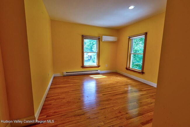 Building Photo - 153 Bross St