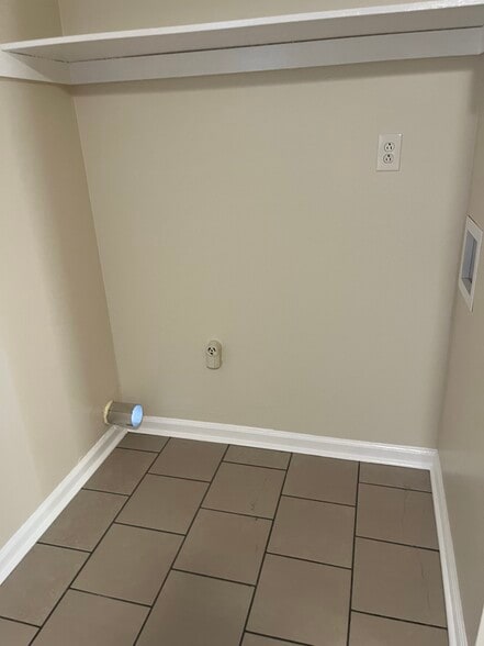 Building Photo - 3526 Brookway Dr