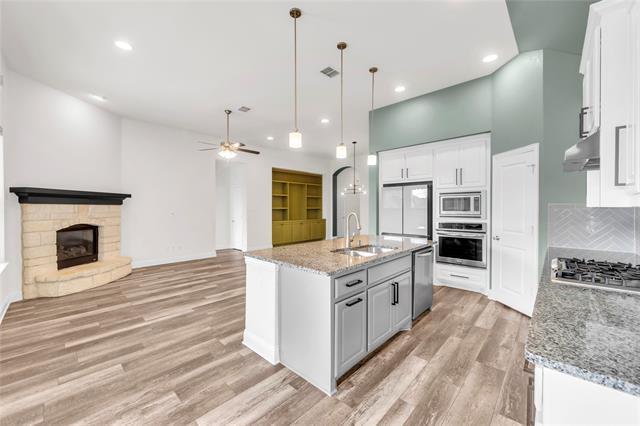 Building Photo - 1523 Carnation St