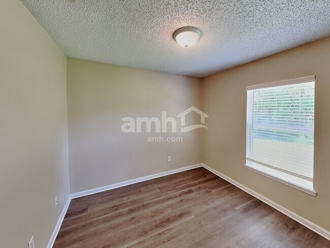 Building Photo - 6486 Hannah Stables Dr