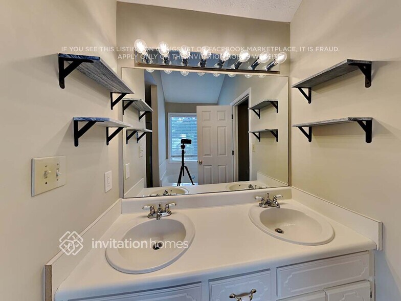 Building Photo - 3281 Greystone Ct