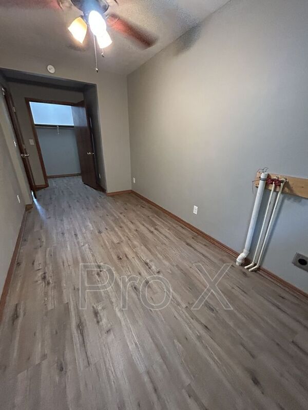 Building Photo - 825 S Cherokee St