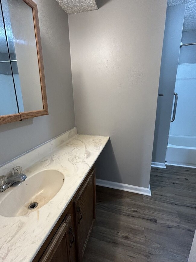 Building Photo - PRE-LEASING!! AVAILABLE JUNE 10TH!!- 2 Bedroom/ 1 Bathroom Duplex