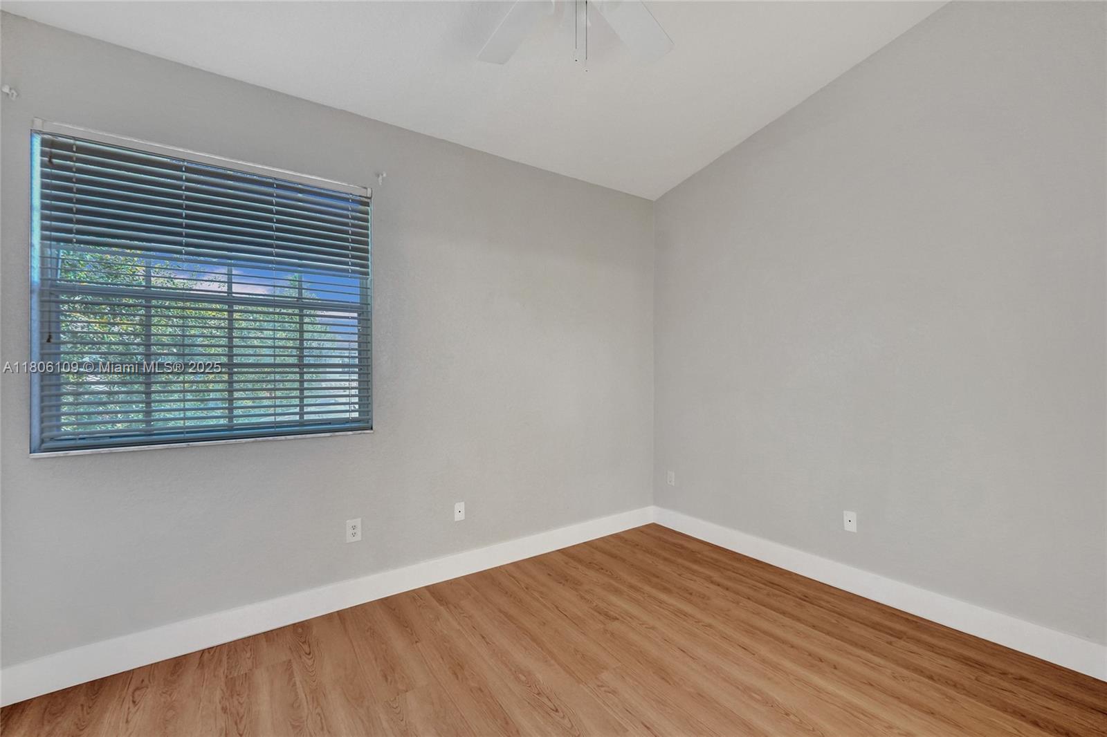 Building Photo - 781 SW 148th Ave