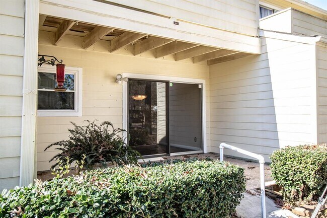 Building Photo - 14515 Wunderlich Dr