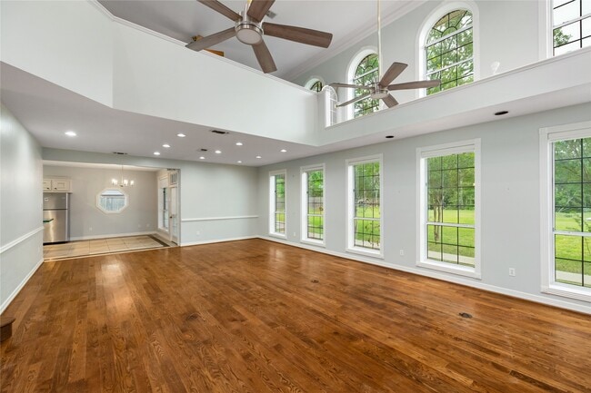 Building Photo - 106 River Oaks Dr