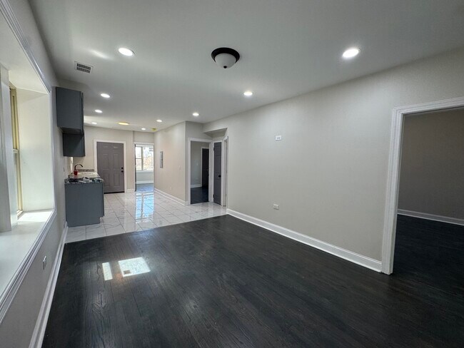 Building Photo - 7730 S Cornell Ave