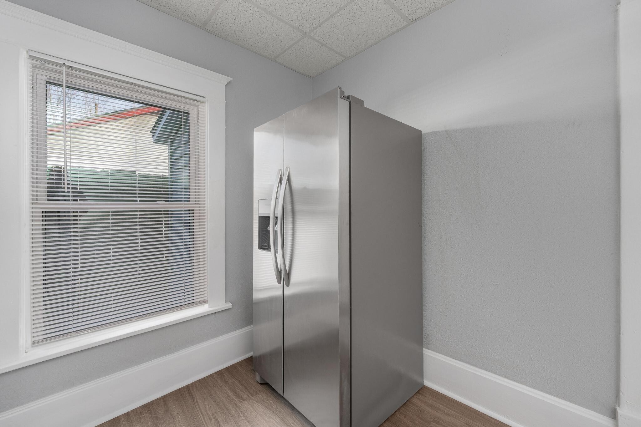 Building Photo - 221 N Elizabeth St