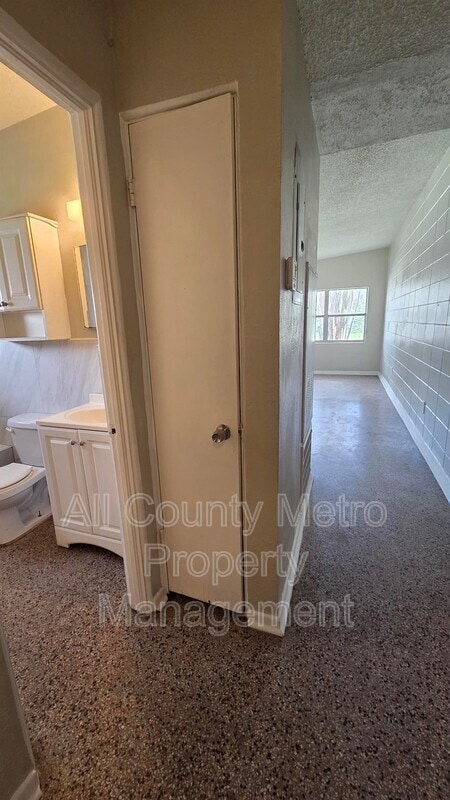 Building Photo - 1232 Linda Ln