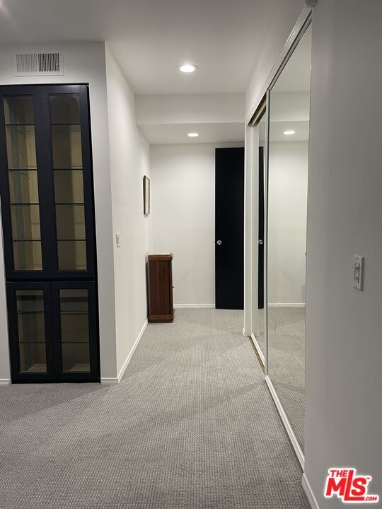 Building Photo - 9033 Vista Grande St