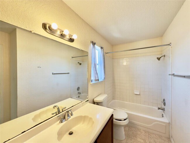 Building Photo - 17125 Dashwood Creek Dr