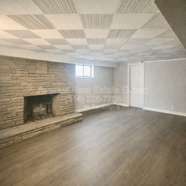 Building Photo - 7116 Clayton Rd