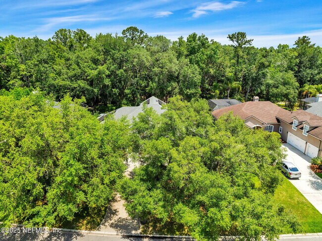Building Photo - 526 Oakmont Dr