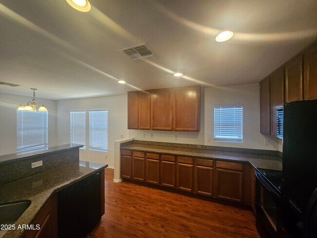 Building Photo - 40438 W Helen Ct