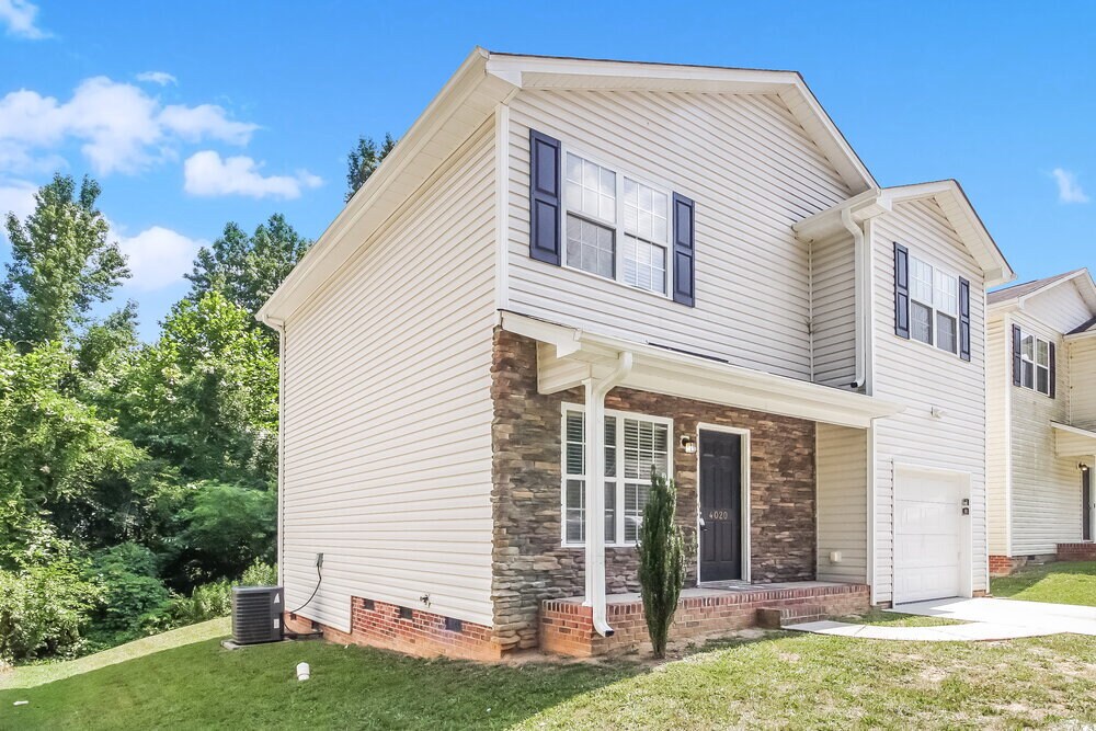 Building Photo - 4020 Mountainridge Dr