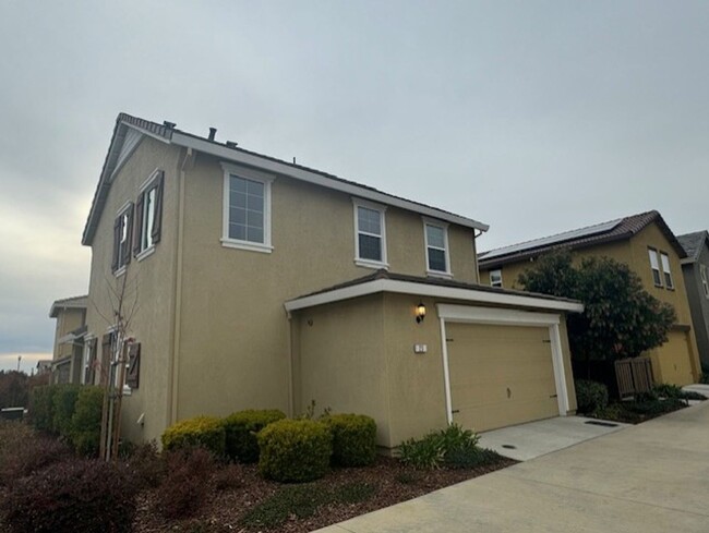 Primary Photo - Home for Rent in Roseville, CA