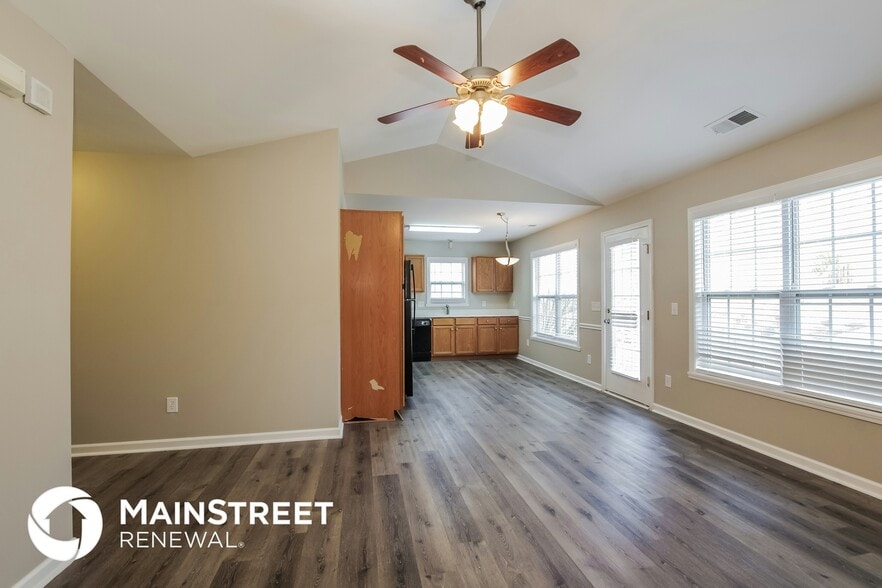 Building Photo - 6007 Trailshead Dr