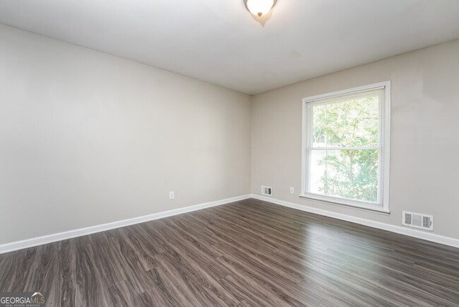 Building Photo - 2606 Northbrook Rd