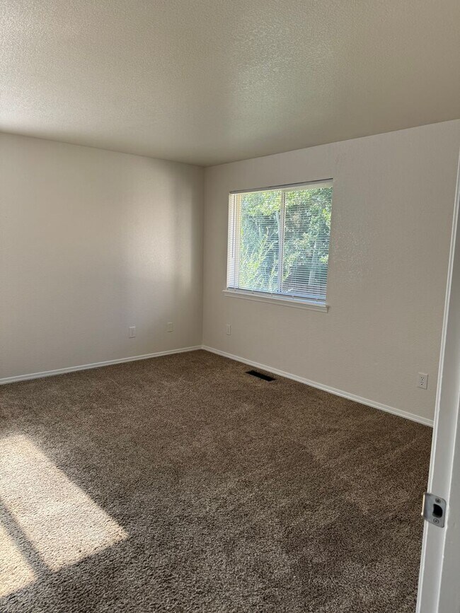 Building Photo - CUTE HOME IN ELKHORN ESTATES