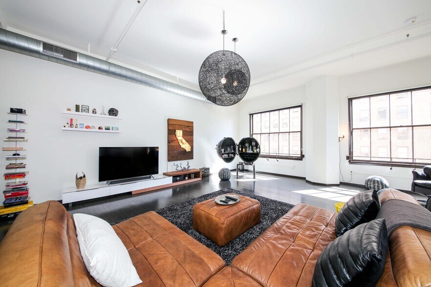 Building Photo - 1645 Vine St