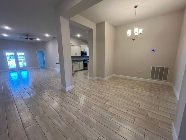 Building Photo - 2567 Averland Lp