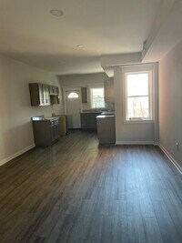 Building Photo - Beautifully Updated Townhome in Prime Location – Move-In Ready!