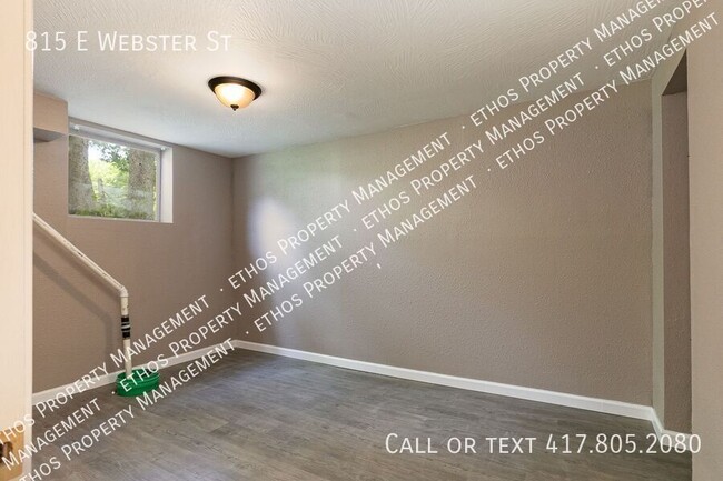 Building Photo - 815 E Webster St