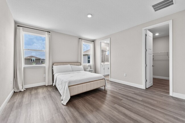 Building Photo - Barely Living in Single Family 3bed/2bath/2-car garage in Lake Nona