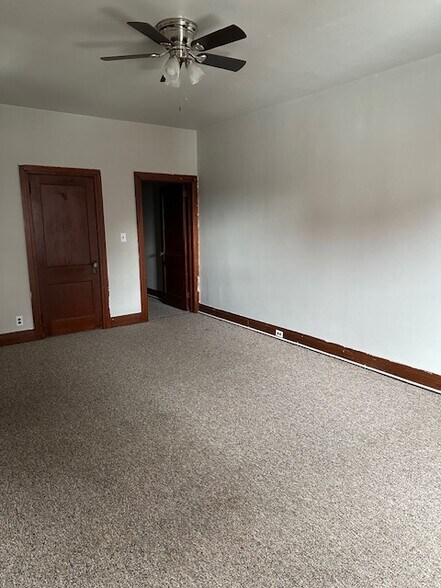 Master Bedroom - 49 E Cherry St