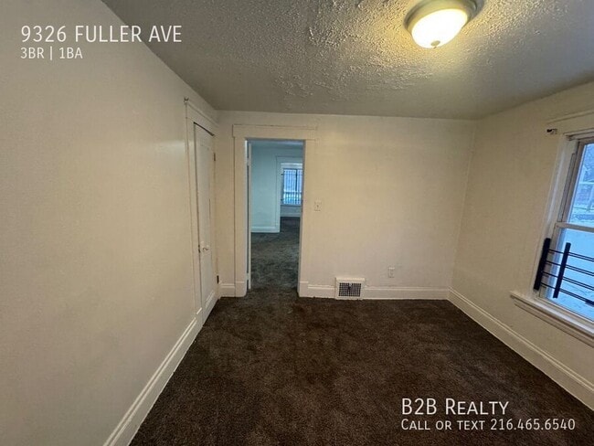 Building Photo - 9326 Fuller Ave