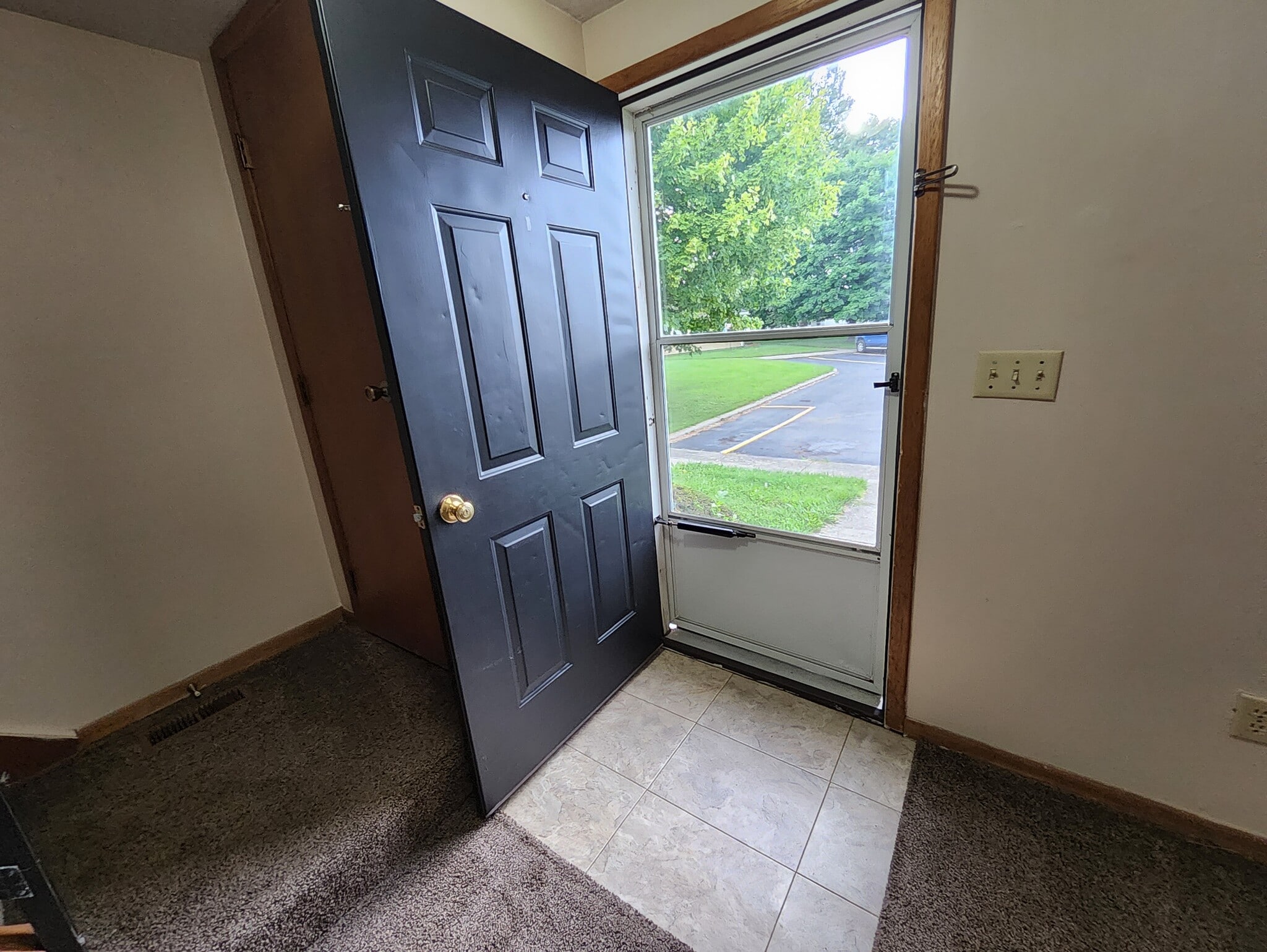 Building Photo - 1668 Colonial Dr
