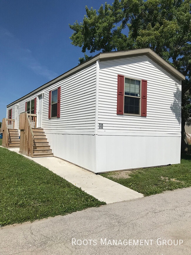 Building Photo - 731 Holmes Dr