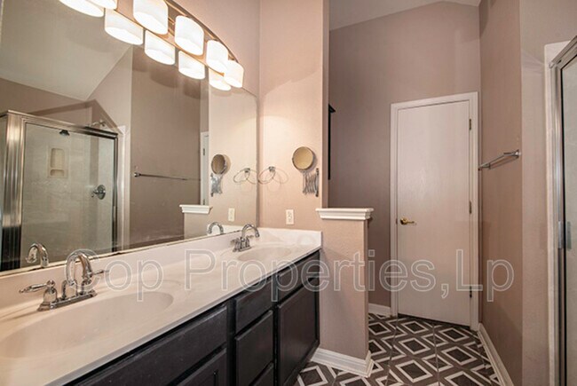 Building Photo - 8510 Trumpet Cir