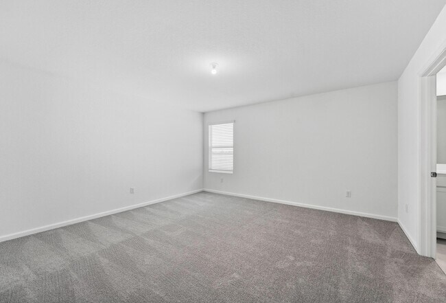 Building Photo - 10739 NW Moon Rise Ln