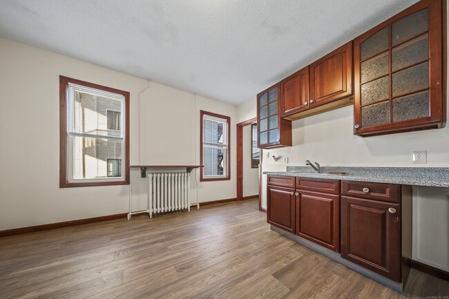 Building Photo - 294 Bellevue St