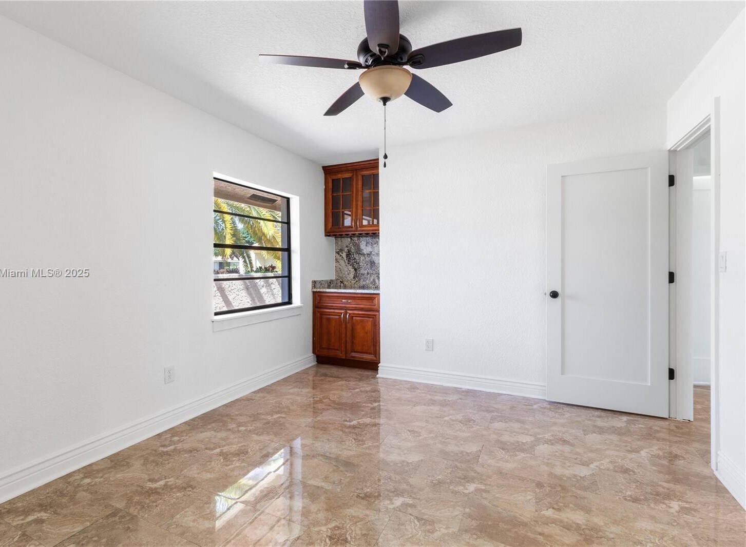 Building Photo - 21344 Escondido Way S