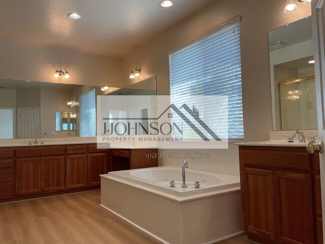 Building Photo - 2408 Victor Ct