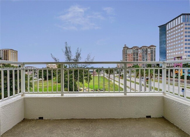 Building Photo - 480 Hibiscus St