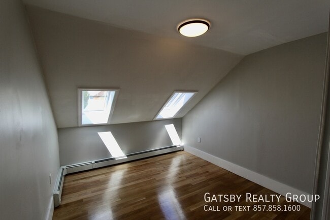 Building Photo - 506 Revere St