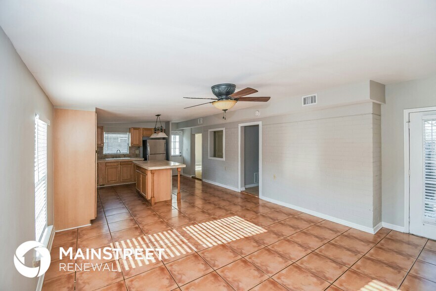 Building Photo - 2130 Liscard Rd W