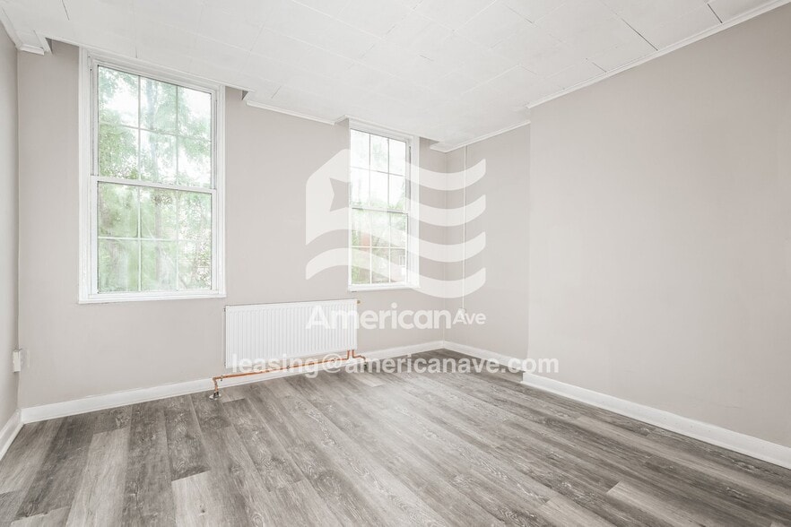 Building Photo - 214 S Millvale Ave