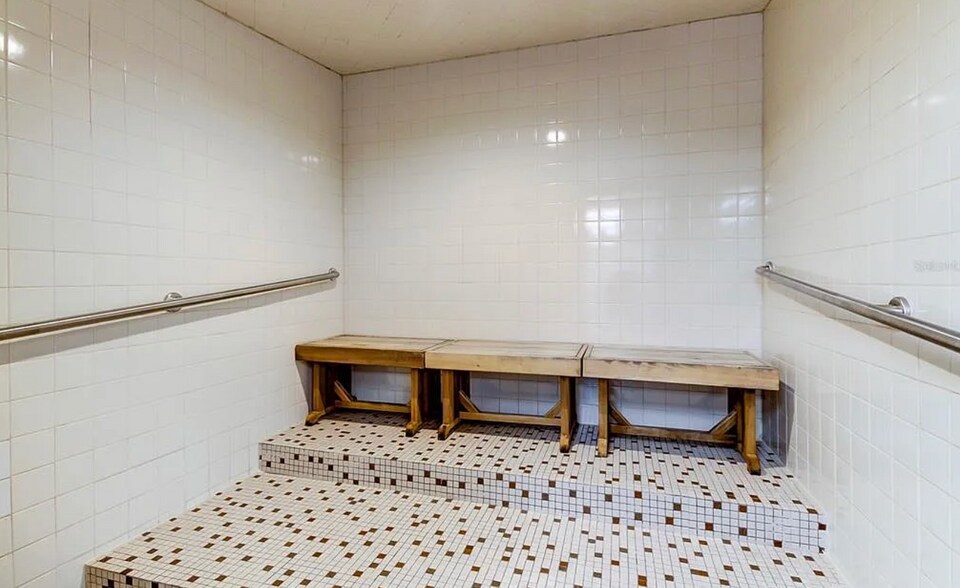 Steam room - 7050 Sunset Dr S