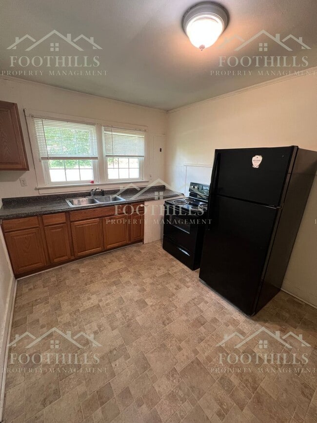 Building Photo - Affordable 3 Bedroom Home Near Hwy 28 with...