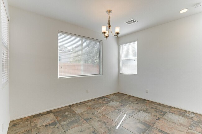 Building Photo - SINGLE HOME 3 BEDROOM 2 BATH