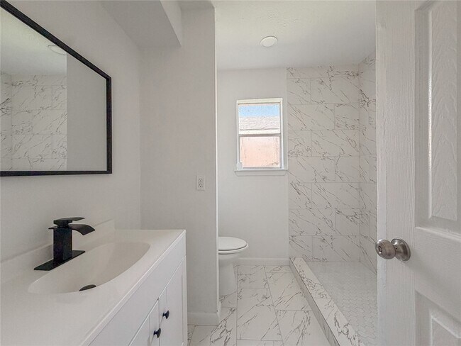 Building Photo - 12779 Enchanted Path Dr